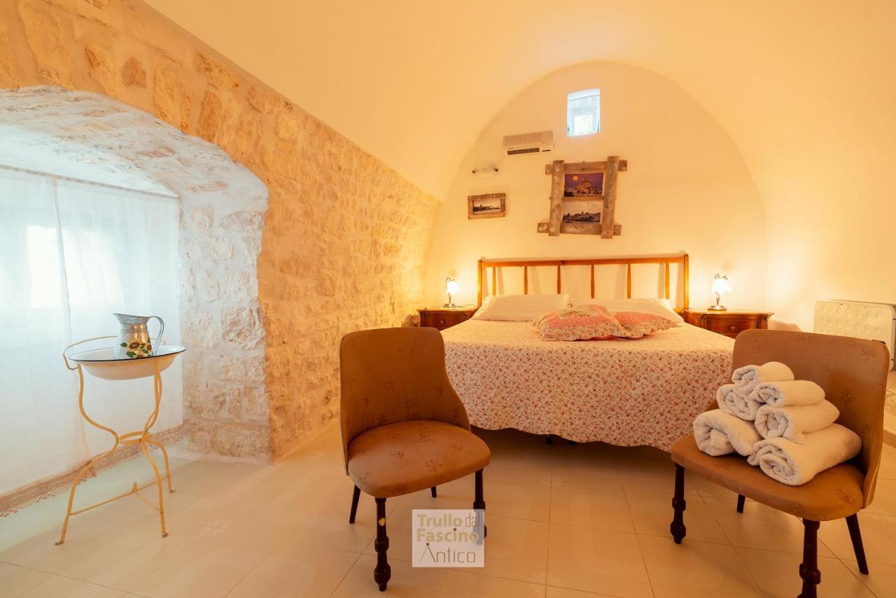 Trullo Dal Fascino Antico Villa Locorotondo Bagian luar foto