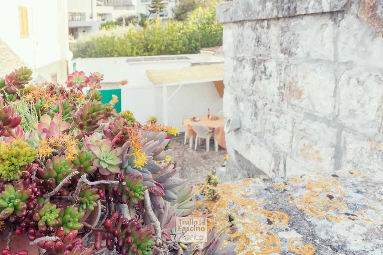 Trullo Dal Fascino Antico Villa Locorotondo Bagian luar foto