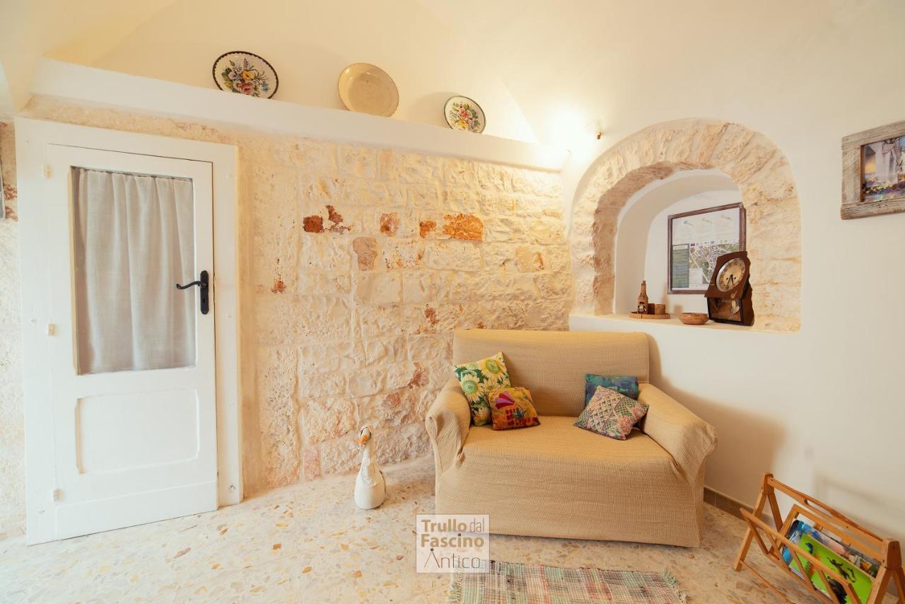 Trullo Dal Fascino Antico Villa Locorotondo Bagian luar foto