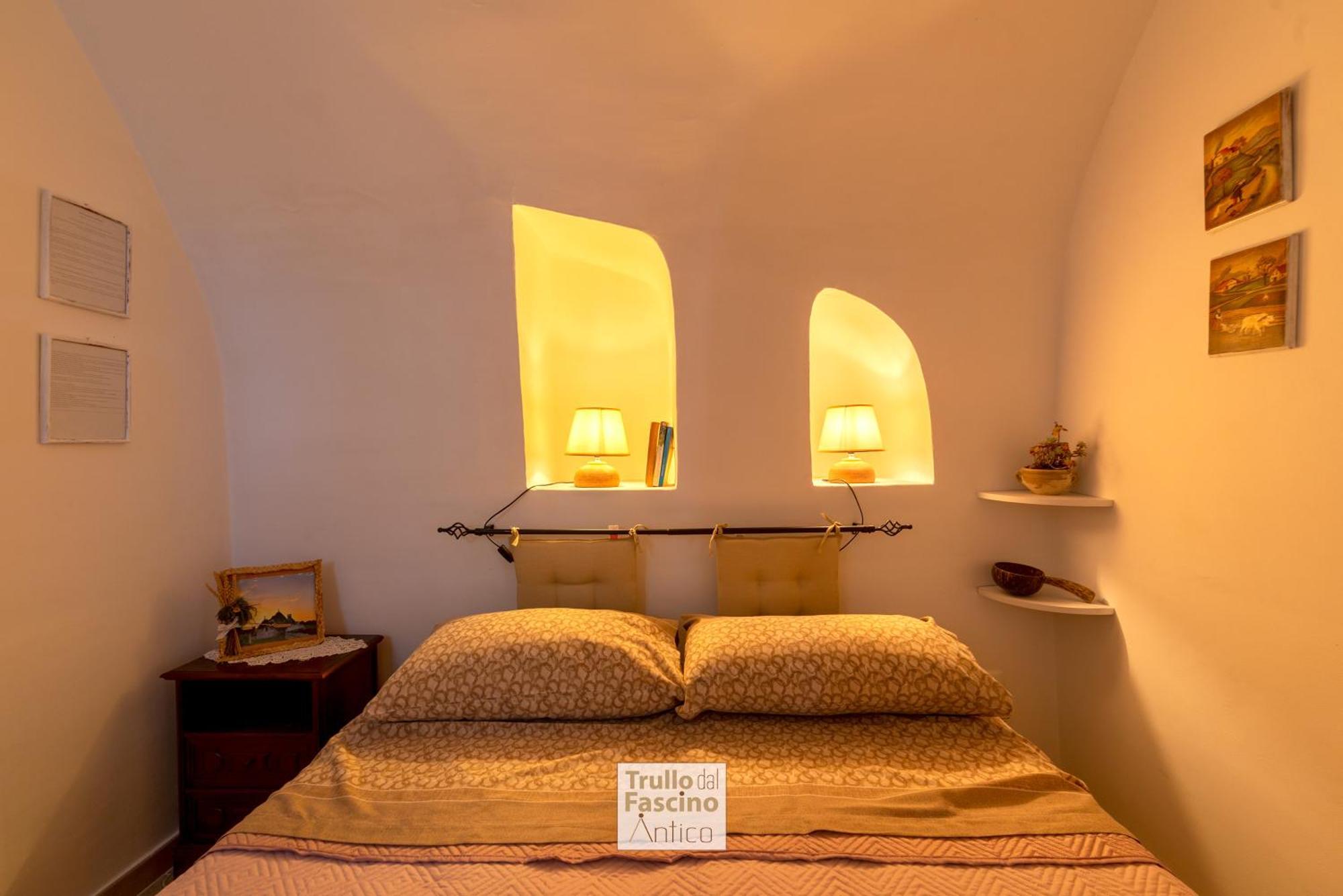 Trullo Dal Fascino Antico Villa Locorotondo Bagian luar foto